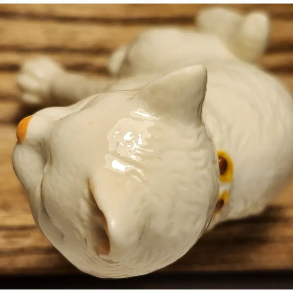 Cat Kitten Figurine Beautiful Multi Color‎ Collar Majestic Ceramic Hand Painted